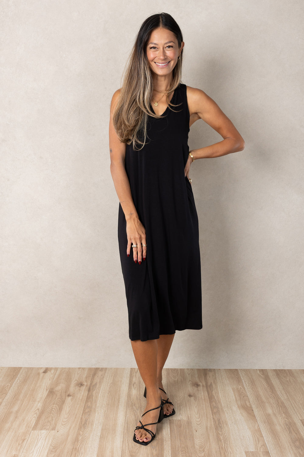 Lissa Twist-Back Midi Dress (Black) – Ten Tomorrow