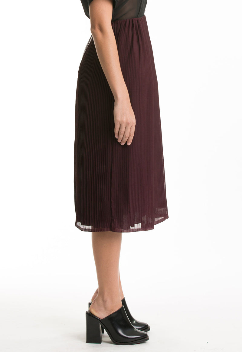 Pembroke Pleated Midi Skirt - M