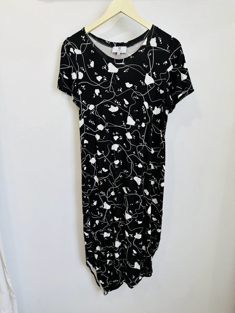 Roxanne Asymmetrical T-Shirt Dress (B/W Jigsaw) - XS