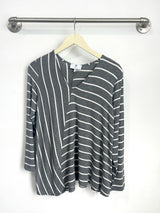 Gail L/S V-Neck Top (Charcoal Stripe) - M
