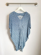 Jade Pleated Kaftan Dress (Blue Hexagon) - XS