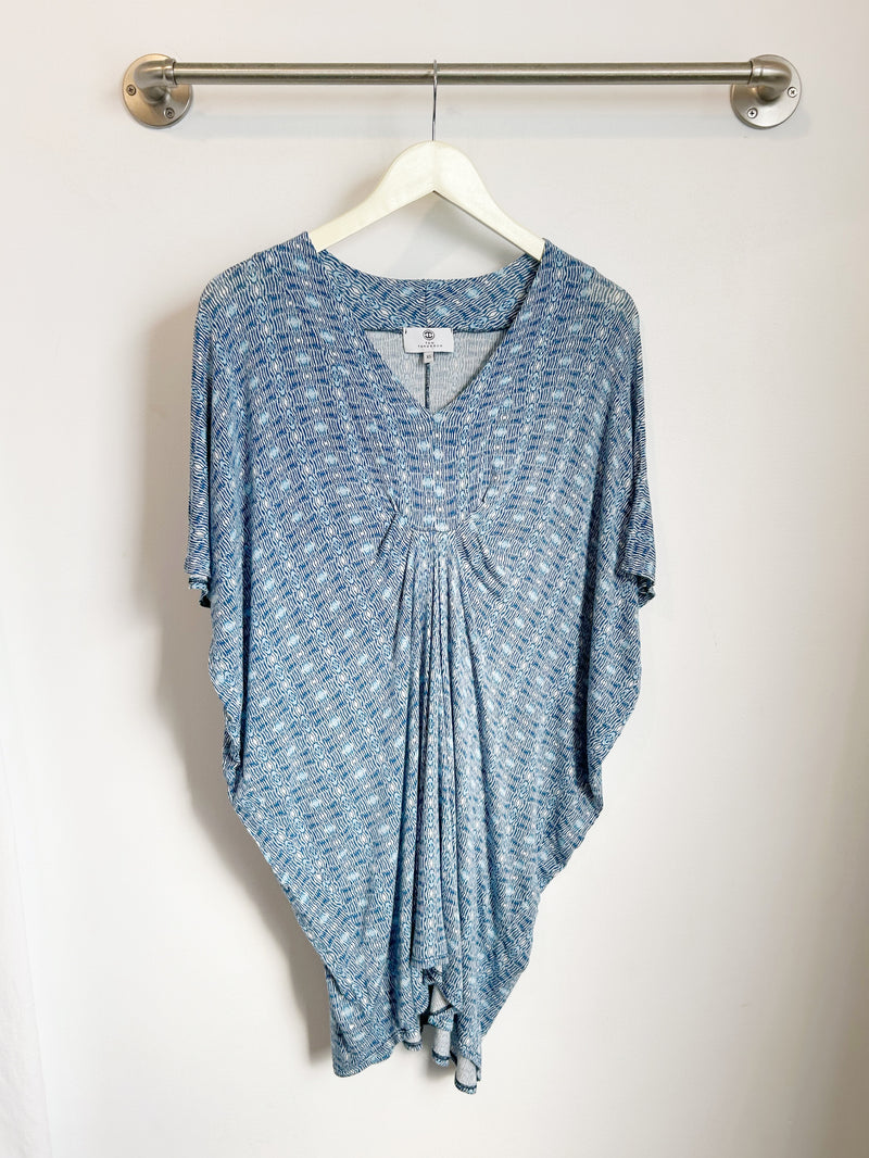Jade Pleated Kaftan Dress (Blue Hexagon) - XS