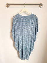 Jade Pleated Kaftan Dress (Blue Hexagon) - XS