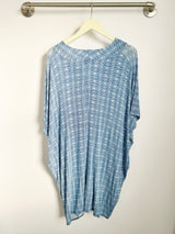 Jade Pleated Kaftan Dress (Blue Hexagon) - L