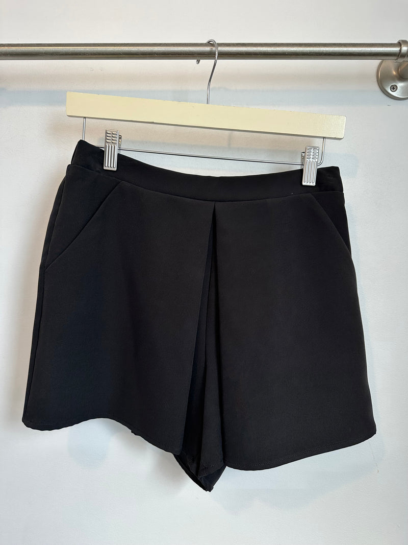 Ripley Box Pleat Short (Black) - S
